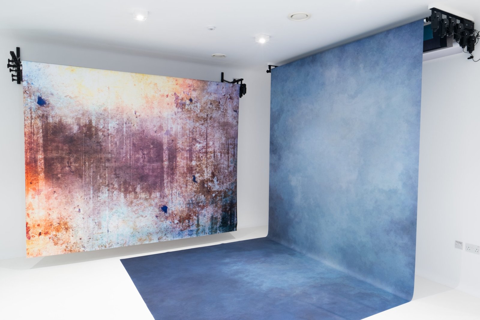 Motorised 6 Roller System and 6 Large Double ProFabric Backdrops Plus Two Large Floordrop Bundle